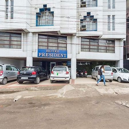 President Hotel Guwahati Buitenkant foto