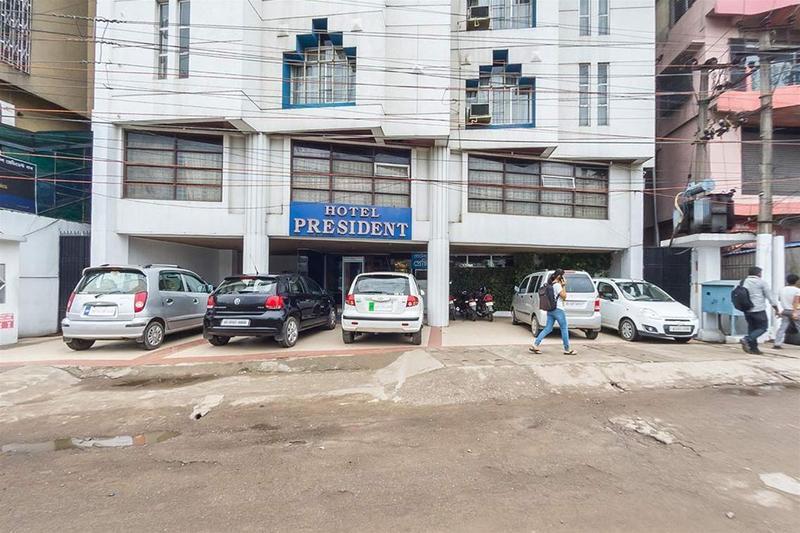 President Hotel Guwahati Buitenkant foto
